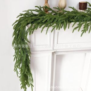 Rama Artificial de Pino Norfolk de 1.8m, Guirnalda Verde para Decoración de Chimenea, Decoración Interior y Exterior, Adorno Colgante para Mesa - Product Image 1