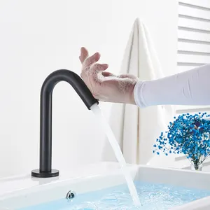 Sensor Hot Cold Water Basin Faucet Creative Switch Outlet Torneira pia do banheiro Bacia Tap Deck Instalação torneira do banheiro