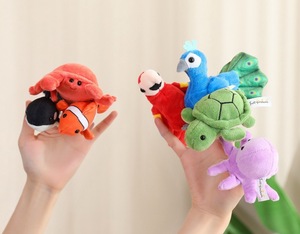 Petits jouets en peluche amusants pour animaux Oiseaux Vie marine Poupée réaliste Jouet en peluche spécial Marionnettes à doigt de requin - Product Image 3