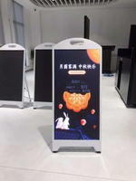 Afficheur numérique LED pliable rechargeable en forme de A avec roulettes, signalétique LED de haute qualité pour la promotion commerciale des restaurants