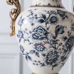 Vase en céramique créatif de style européen pour la maison, vase en céramique rétro de style américain pour la décoration intérieure - Product Image 3