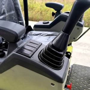 Mini-excavatrice à chenilles de 1,2 tonne à haute productivité, corps étroit, moteur à économie de carburant, construction de logements urbains, réparation routière - Product Image 6