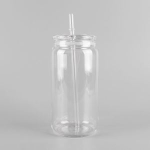 Botella de agua de plástico de 16 oz con pajita y tapa de rosca, libre de BPA, color personalizado, diseño minimalista para adultos, viajes y camping. - Product Image 1