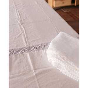 Mantel Rectangular de Lino Blanco Catiacingolani con Patrones Bordados e Impresos con Inserciones de Lentejuelas y Crochet para Hoteles - Product Image 6