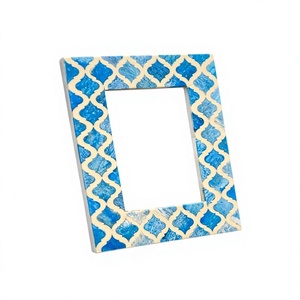 Cadre photo artisanal en os incrusté de résine bleue, équipement de bureau, décoration personnalisée pour anniversaire, à poser sur table ou à fixer au mur - Product Image 1
