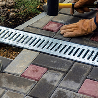 Caniveau de drainage linéaire en composite béton-polymère, anti-corrosion, durable, pour extérieur, avec grille carrée pour tranchée d'évacuation des eaux