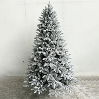 Arbres de Noël décoratifs artificiels de luxe pré-éclairés, floqués de neige, de 0,9 m à 3 m, en gros