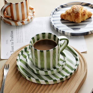 Taza de Café de Cerámica con Rayas Simples y Creativas, con Platillo, para Uso Doméstico, en Hoteles y Cafeterías, Juego de Tazas de Café de Cerámica para Fiestas - Product Image 4