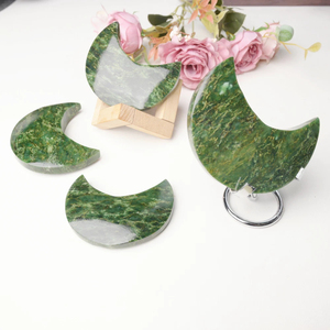 คริสตัลโฮลาขายส่ง คุณภาพสูง ขัดเงา สไตล์โบฮีเมียน มรกต คริสตัลบำบัดรูปพระจันทร์ ของที่ระลึกแฟชั่นทันสมัย ของขวัญดิจิทัล - Product Image 1