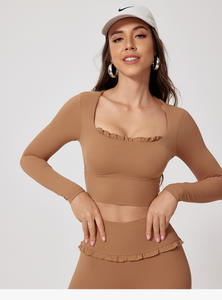 ชุดออกกำลังกายโยคะ 2 ชิ้น เสื้อครอปแขนยาวแต่งขอบลูกไม้ กางเกงขาบานเอวสูงพับได้ ชุดออกกำลังกายสำหรับผู้หญิง - Product Image 5