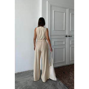 Conjunto de Blusa Corta sin Mangas y Pantalones con Pedrería para Mujer, Talla XS, Estilo Moderno para Oficina, Marca DEGAJE - Product Image 1