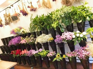 Exhibidor de Flores Metálico Moderno Personalizado para Hoteles y Comercios, Diseño Móvil - Product Image 5