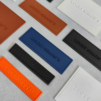 Écusson en PVC caoutchouc personnalisé avec logo en relief, à coudre sur les jeans, étiquette en plastique pour vêtements, badges 3D pour vêtements