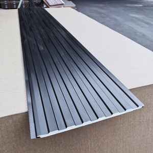 Panneaux sandwich isolés en PU de qualité supérieure pour revêtement mural extérieur, pour la construction de chambres et de maisons conteneurs extérieures en usine - Product Image 6