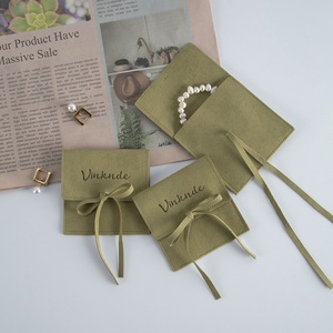 Promotion : Pochette à cordon en microfibre verte 8x6cm avec impression en relief et logo personnalisé pour bijoux - Product Image 6