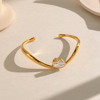 Bracelet jonc ouvert ondulé en acier inoxydable plaqué or PVD 18 carats avec zircon blanc, bijoux de mode pour femme, vente en gros