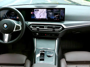 Berline d'occasion haut de gamme 2023 BMW 325i M Sport Package B48 2.0T Turbo, moteur avant, propulsion arrière, conforme aux normes d'exportation, voitures d'occasion - Product Image 4