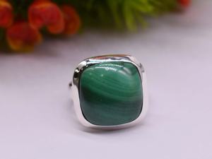 Bague tendance en argent sterling 925 avec cabochon en malachite naturelle taille princesse et forme coussin, faite à la main pour les soirées - Product Image 2