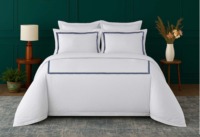 Ensemble de housse de couette CAMELLIA bleu à perles |   Literie de luxe en tissu doux, imperméable, écologique, design moderne perlé à la main pour la maison