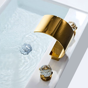 Robinet de lavabo haut de gamme de style européen, triple trou, à poser sur le comptoir, avec cartouche en laiton, mitigeur effet pluie, finition or brillant, pour villas - Product Image 2