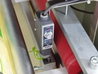 Machine d'emballage automatique multifonctionnelle à bas prix pour serviettes en papier, mouchoirs et sacs plastiques de type oreiller