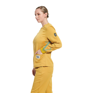 Ensemble deux pièces pour femmes : Blouse zippée et pantalon de jogging – Tenue médicale pour infirmières et médecins - Product Image 2