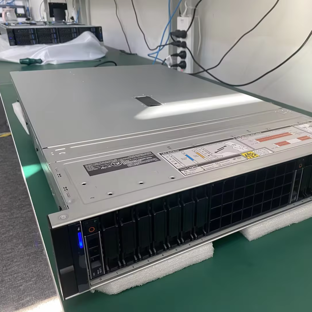 PowerEdge R760 Rack Server, 3.5" Chassis, 12 SAS/SATA Drive Bays, Dual CPU, PERC 11, LP Adapter