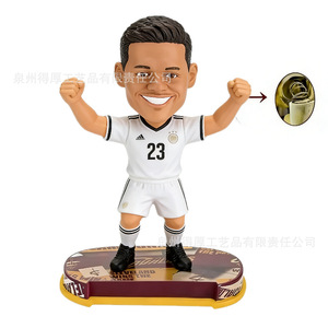 Figura de jugador de fútbol con cabeza oscilante, número 23, en pose de celebración con camiseta, decoración deportiva de escritorio, adorno coleccionable. - Product Image 2