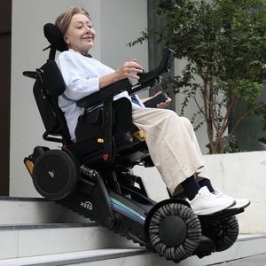 Silla de Ruedas Eléctrica BEIZ para Subir Escaleras, Scooter de Movilidad con Batería Integrada, Marco Metálico, Certificación CE, Uso en Exteriores, Cuidado en el Hogar y Hospital - Product Image 1
