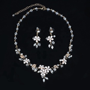 Di cristallo di lusso fantasia collana orecchini a goccia Set principessa corona di <span class=keywords><strong>gioielli</strong></span> da sposa per la festa di fidanzamento della ragazza - Product Image 3