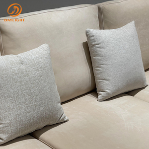 Sofá de Cuero o Tela, Beige con Líneas Minimalistas, Cojines y Almohadas Suaves, Comodidad Relajante para Sala de Estar y Rincón de Lectura - Product Image 6