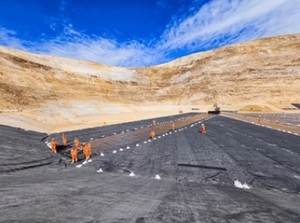 Fish Farm Pond <strong>Liner</strong> Waterproof Geomembrane HDPE <strong>Liner</strong> Manufacturer 1mm HDPE Geomembrane For Ponds - Product Image 5