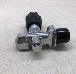 Valve de bouteille de plongée sous-marine 3000PSI/3500PSI DIN Yoke, finition triple chrome - Product Image 5