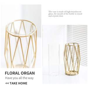 Vase à fleurs en métal de luxe Conception artistique sans corrosion pour des espaces intérieurs minimalistes et contemporains modernes - Product Image 3