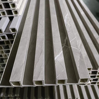 Harga jual langsung pabrik pelapis dinding interior instalasi cepat bahan PVC dikirimkan Panel dinding dalam ruangan untuk dekorasi rumah