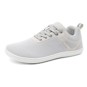 Zapatos casuales de malla transpirable gris claro, zapatos suaves para caminar, zapatillas deportivas diarias, planas, delgadas y flexibles para caminar por la ciudad - Product Image 1