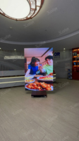 Pantalla LED Plegable X-color para Interiores P1.53, con Mantenimiento Frontal, Reproductor Multimedia y Señalización Digital