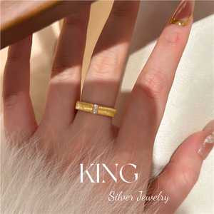 Bague unisexe en argent sterling 925 plaqué or, brossée, double diamant, pour fiançailles, par King Silver Jewelry - Product Image 3
