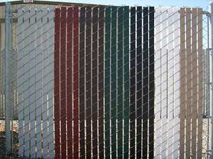 سياج أمان بطول 6 أقدام مع إطار معدني بطول <span class=keywords><strong>50</strong></span> قدمًا مع شاشة خصوصية وشرائح لممر المزارع أو المبارزة الرياضية - Product Image 3