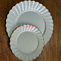 50 Assiettes en Plastique Blanches Festonnées avec Bordure Dorée pour 25 Personnes, Style Moderne et Luxueux pour Mariages et Événements