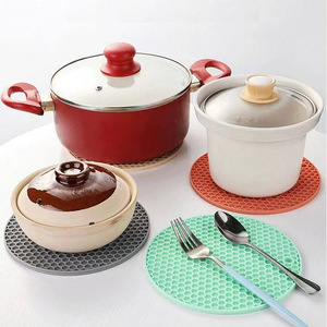 Salvamanteles nórdico redondo de silicona con diseño de panal, antideslizante, aislante del calor, de calidad alimentaria, para tazas, platos y cuencos, Primavera 2024 - Product Image 5