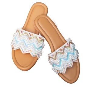 Sandales plates faites à la main avec perles, confortables, semelle souple, antidérapantes, parfaites pour la plage, la piscine et les voyages - Product Image 3