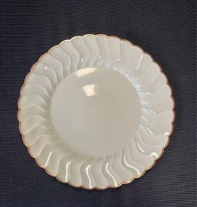 Lot de 50 assiettes en plastique réutilisables à bordure florale avec bord doré, comprenant une <span class=keywords><strong>assiette</strong></span> à dîner de 10,25 pouces et une <span class=keywords><strong>assiette</strong></span> à <span class=keywords><strong>dessert</strong></span> de 7,5 pouces - Product Image 6