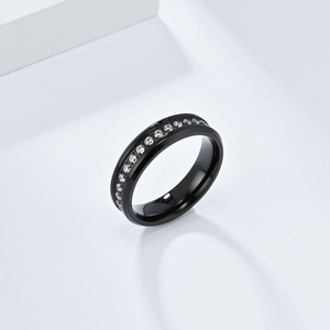 Fashionable, unique, and luxurious unisex <b>titanium</b> steel <b>ring</b> with a single row of diamonds for men and women, suitable for wedd - Product Image 4