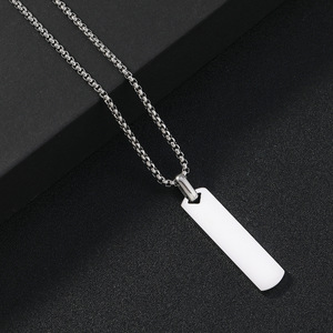 Kalung Stainless Steel Modis untuk Pria, Kalung Liontin Persegi Panjang Sederhana dan Halus dengan Huruf Terukir - Product Image 6