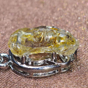 Grosir liontin kuarsa Enhydro emas kristal kualitas tinggi liontin Quartz Petroleum Quartz reaktif UV untuk hadiah - Product Image 2