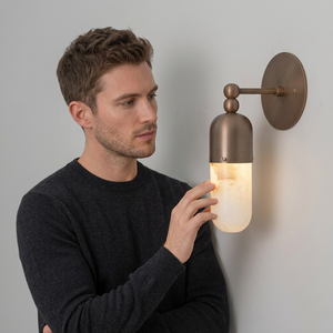 Applique murale moderne en laiton avec abat-jour en verre dépoli, luminaire d'intérieur pour chambre à coucher et décoration intérieure - Product Image 1
