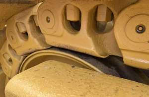 รถดันดินไฮดรอลิก CAT D10R มือสอง พร้อมเครื่องยนต์ เกียร์ มอเตอร์ ความจุดันดิน 6 เมตร น้ำหนัก 15500 กิโลกรัม ปั๊มรับน้ำหนัก 457.2 กิโลวัตต์ กำลัง 457.2 กิโลวัตต์ - Product Image 5