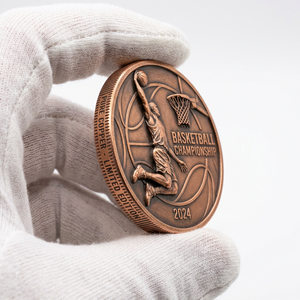 Moneda de cobre con retrato de Albert Einstein y relieve del genial físico, para profesores, estudiantes y entusiastas de la ciencia, tecnología, ingeniería y matemáticas. - Product Image 3