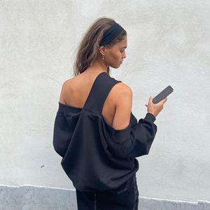 Vente en gros de hauts à épaules dénudées personnalisés, style décontracté, couleur unie, col irrégulier, sweat-shirt à capuche, styles automne et hiver - Product Image 3